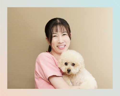 ハダ動物病院のトリマー兼動物看護のばばともみ